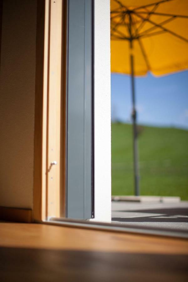 Chalet Alpenrose 134Qm Am Golfplatz Оберштауфен Екстер'єр фото
